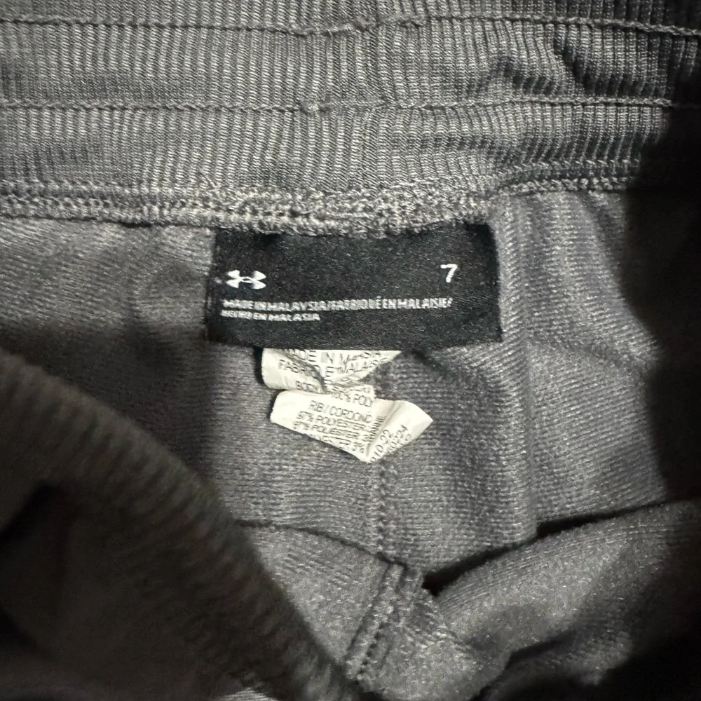 Under Armour Kids Black Gray Performance Joggers Boys Size 7
